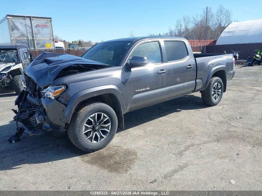 2023 Toyota Tacoma Double Cab/Sr5/Trd Sport/Trd Off Road, Удар спереди, IAAI, VIN 3TYDZ5BN4PT018056 — фото 2