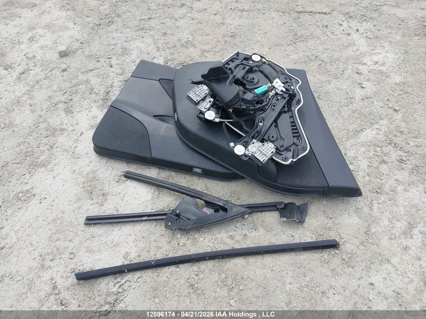 2022 Tesla Model Y VIN: 7SAYGDEE1NF469605 Lot: 12596174