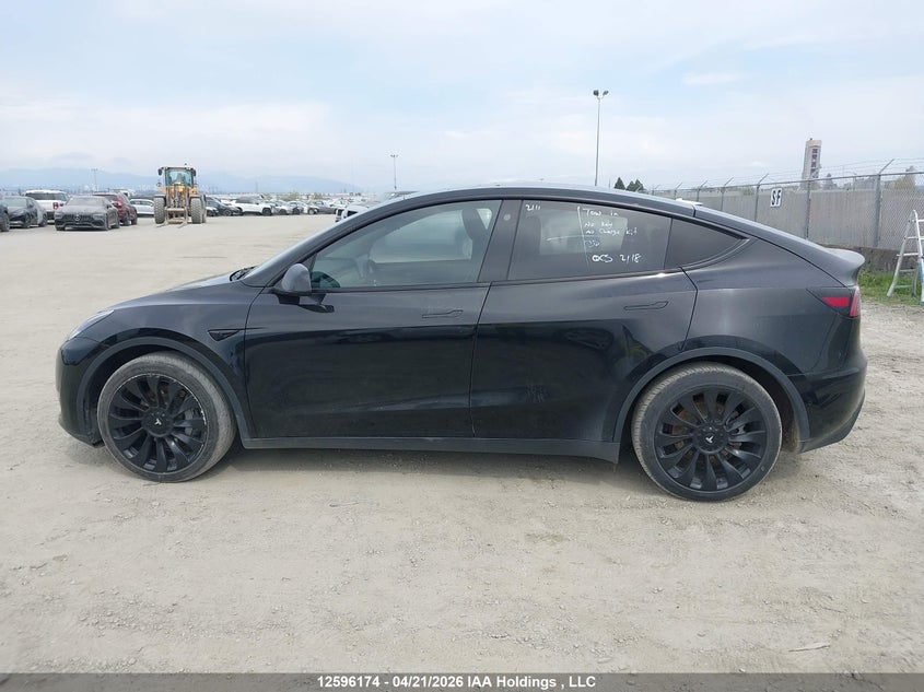 2022 Tesla Model Y VIN: 7SAYGDEE1NF469605 Lot: 12596174