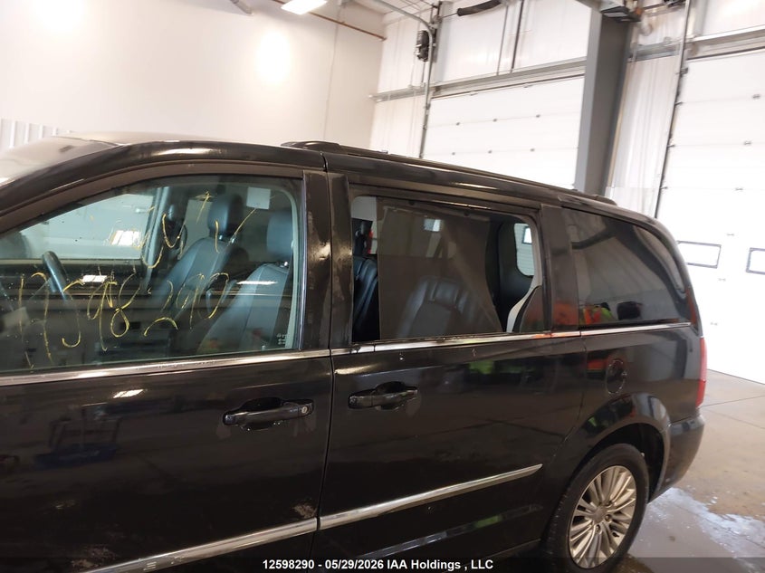 2015 Chrysler Town & Country Touring L VIN: 2C4RC1CG6FR519372 Lot: 12598290