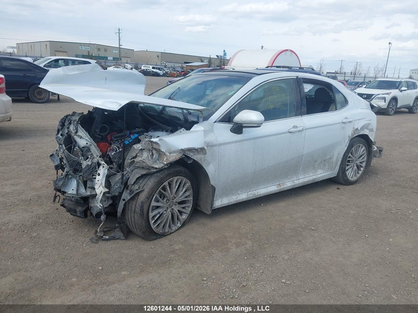 Vin: 4t1b11hk7ju015909, lot: 2998621, toyota camry xle 20182
