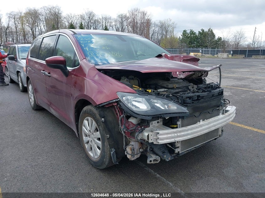 2018 Chrysler Pacifica, Левый перёд, IAAI, VIN 2C4RC1AG3JR131186