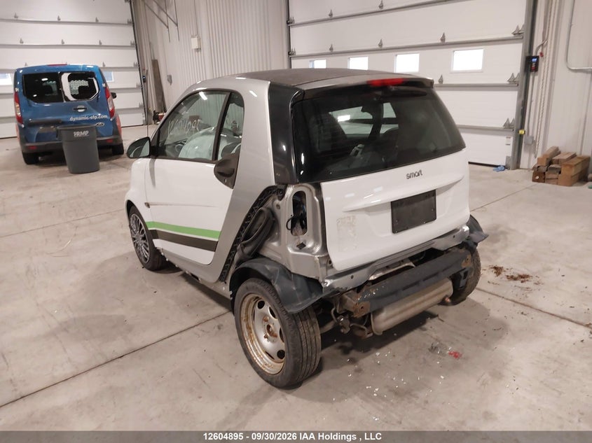 Vin: wmeej3ba6fk795368, lot: 3002698, smart fortwo passion/pure 20153