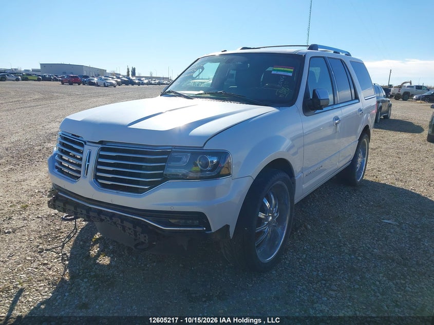 2015 Lincoln Navigator, Front, IAAI, VIN 5LMJJ2JT0FEJ14526 — photo 2