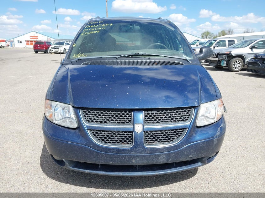 2002 Dodge Grand Caravan Es VIN: 2B4GP54LX2R672584 Lot: 12605607