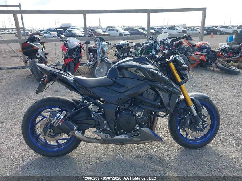 2023 SUZUKI GSX-S MOTO 4