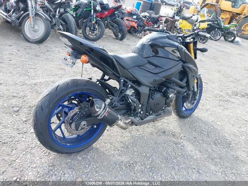 2023 SUZUKI GSX-S MOTO 4