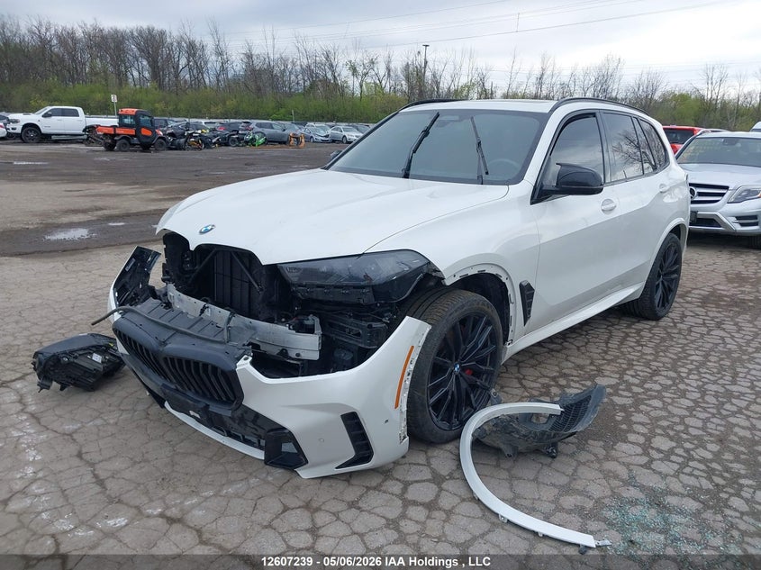 2024 BMW X5 xDrive40I, Front, IAAI, VIN 5UX23EU04R9U61278 — photo 2