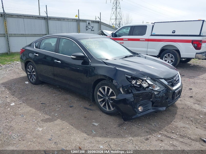 2017 Nissan Altima 2.5/S/Sv/Sl/Sr, Удар спереди, IAAI, VIN 1N4AL3AP5HN339981