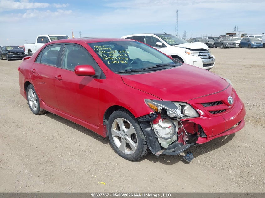 Vin: 2t1bu4ee0dc951240, lot: 3005854, toyota corolla s/le 2013 img_1