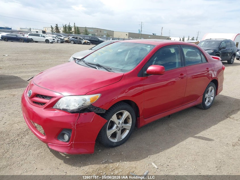 Vin: 2t1bu4ee0dc951240, lot: 3005854, toyota corolla s/le 20132
