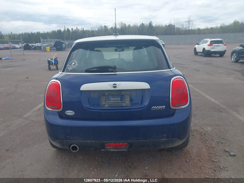 2015 Mini 5 Door Cooper VIN: WMWXS5C54FT828506 Lot: 12607923