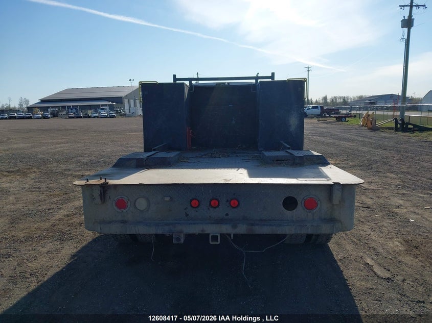 2000 Ford F-450 Chassis Lariat/Xl/Xlt VIN: 1FDXF47F7YED79362 Lot: 12608417