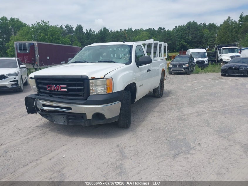 2011 GMC Sierra, Front, IAAI, VIN 1GTN1TEX1BZ352013 — photo 2
