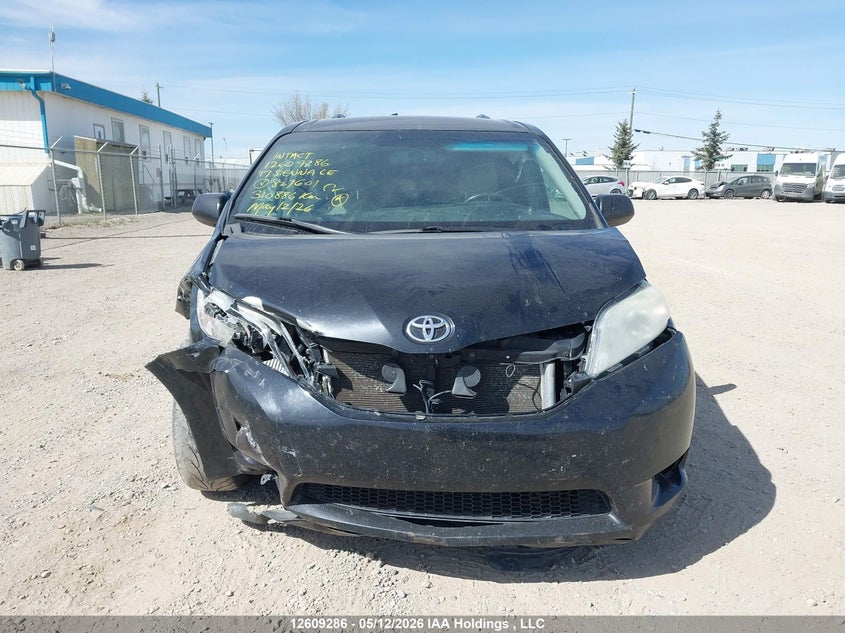 2017 Toyota Sienna Le 8 Passenger VIN: 5TDKZ3DCXHS827601 Lot: 12609286