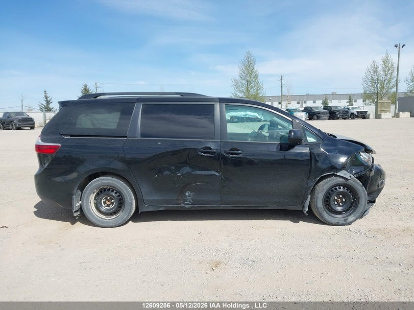 2017 Toyota Sienna Le 8 Passenger VIN: 5TDKZ3DCXHS827601 Lot: 12609286