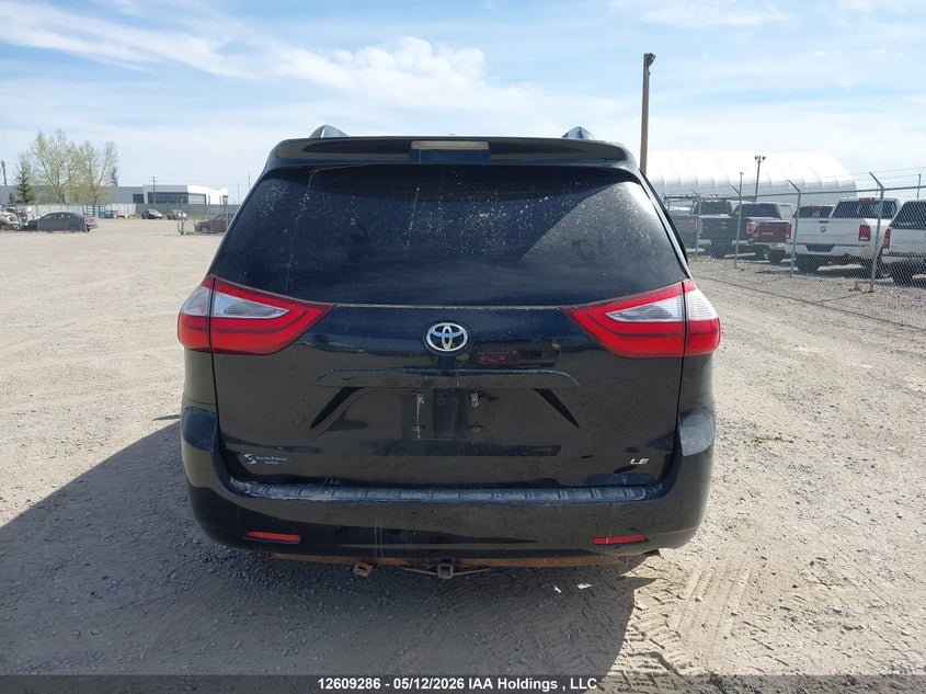 2017 Toyota Sienna Le 8 Passenger VIN: 5TDKZ3DCXHS827601 Lot: 12609286
