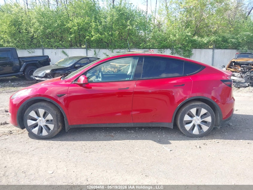 2022 Tesla Model Y VIN: 7SAYGDEE5NF576818 Lot: 12609458