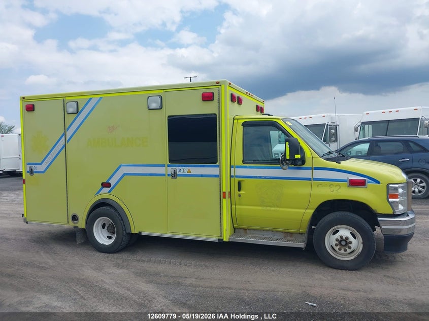 1FDWE3FS9HDC19738 2017 Ford Econoline e350 6.8 E350 Super Duty Ctway Van yellow