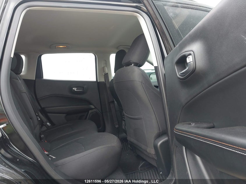 3C4NJDAB8LT106892 2020 Jeep Compass 2.4 Upland black