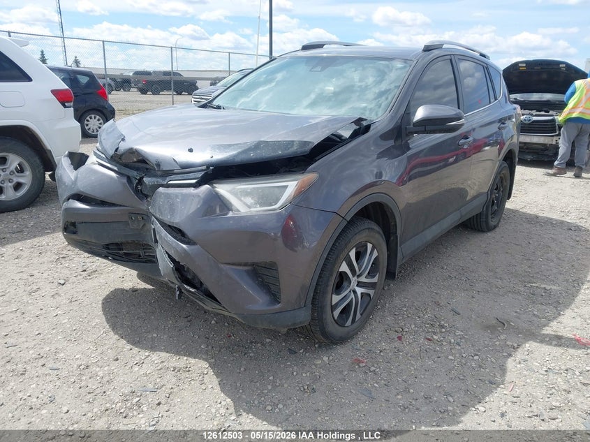 Vin: 2t3zfrev0hw359841, lot: 3011120, toyota rav4 le 20172