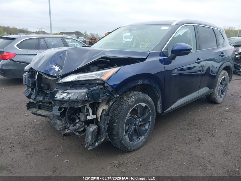 2025 Nissan Rogue Sv/Rock Creek, Front, IAAI, VIN JN8BT3BBXSW156566 — photo 2