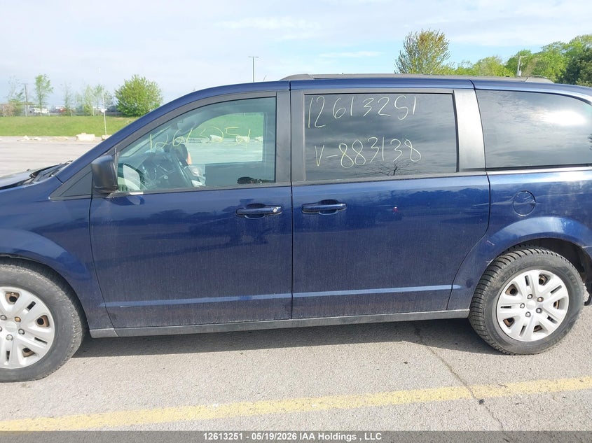 2C4RDGBG3HR883138 2017 Dodge Caravan 3.6 Grand blue