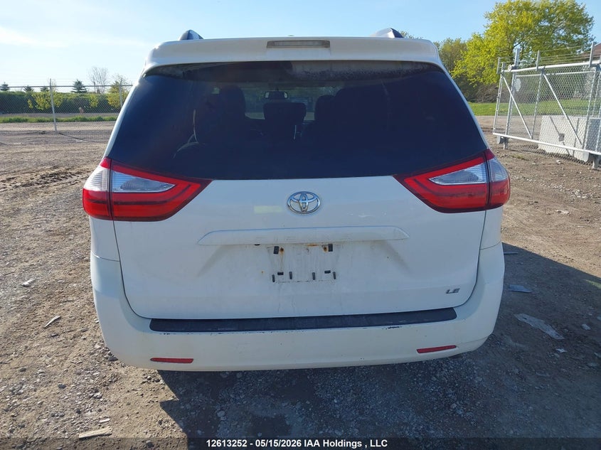 2017 Toyota Sienna Le VIN: 5TDKZ3DC3HS837452 Lot: 12613252