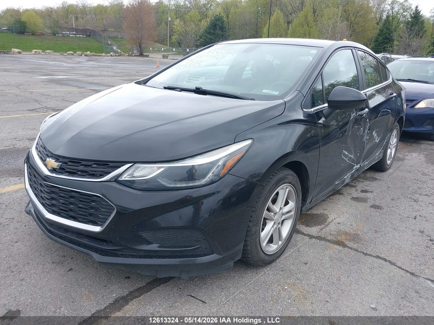 2018 Chevrolet Cruze, Левый бок, IAAI, VIN 1G1BE5SM0J7154782 — фото 2