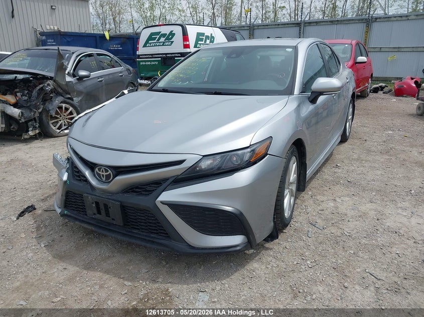 2021 Toyota Camry Se, Front, IAAI, VIN 4T1G11AK9MU586757 — photo 2