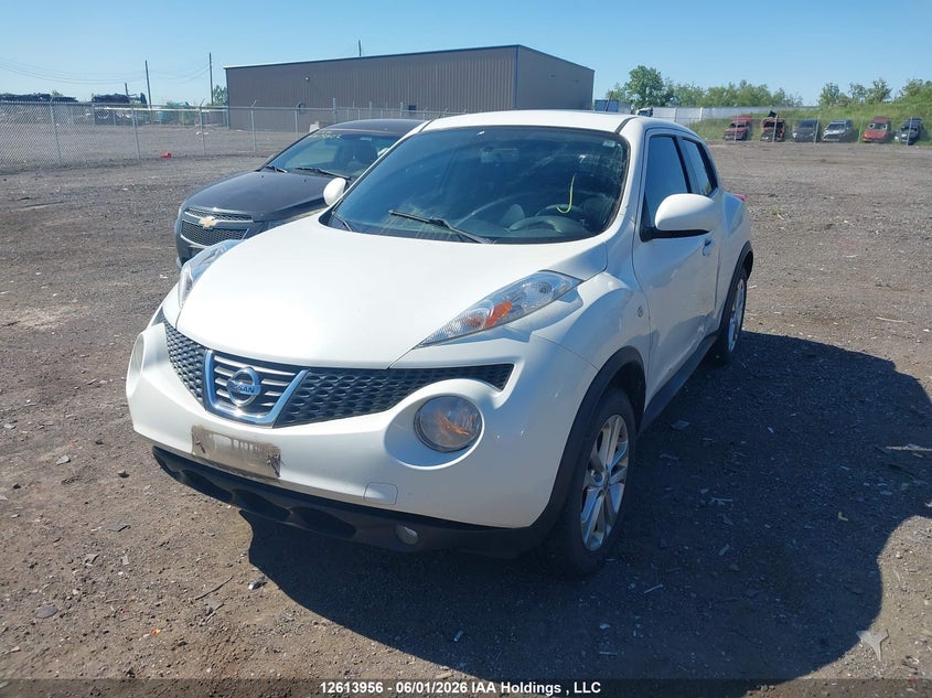 2014 Nissan Juke, Левый бок, IAAI, VIN JN8AF5MV6ET356243 — фото 2