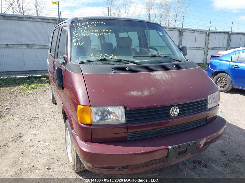 1992 Volkswagen Eurovan Gl VIN: WV2KC0709NH045485 Lot: 12614103