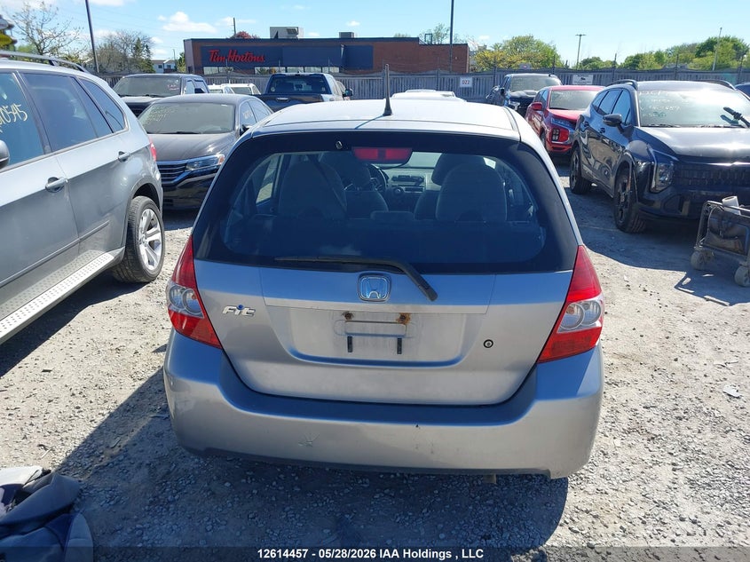 2007 Honda Fit Lx VIN: JHMGD38417S820421 Lot: 12614457
