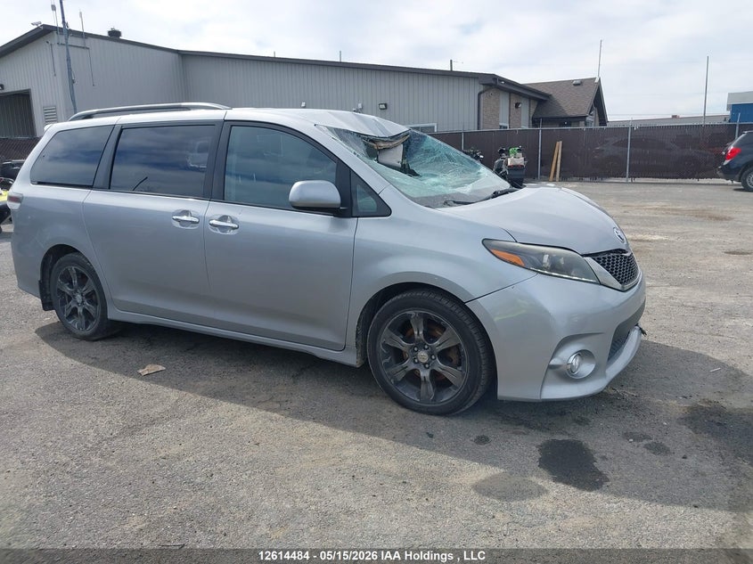 2015 TOYOTA SIENNA SPORT