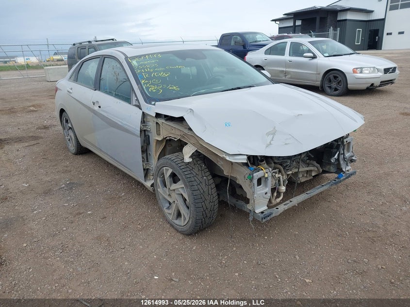 2024 Hyundai Elantra Preferred W/Tech Package, Удар спереди, IAAI, VIN KMHLM4DG9RU755875