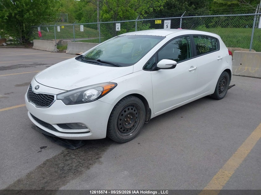 2016 Kia Forte, Удар сзади, IAAI, VIN KNAFK5A85G5484246 — фото 2