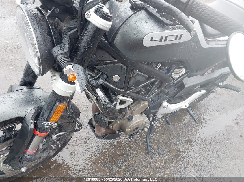 2020 Husqvarna Vitpilen 401/Svartpilen 401 VIN: MD2JUJ408LC262080 Lot: 12616085