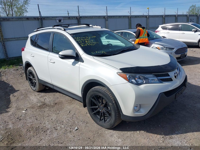 2015 TOYOTA RAV4 XLE