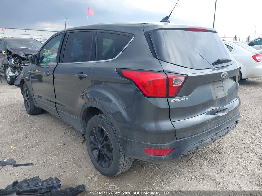 Vin: 1fmcu0gd9kua37193, lot: 3015236, ford escape se 20193