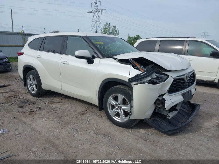 2020 TOYOTA HIGHLANDER LE