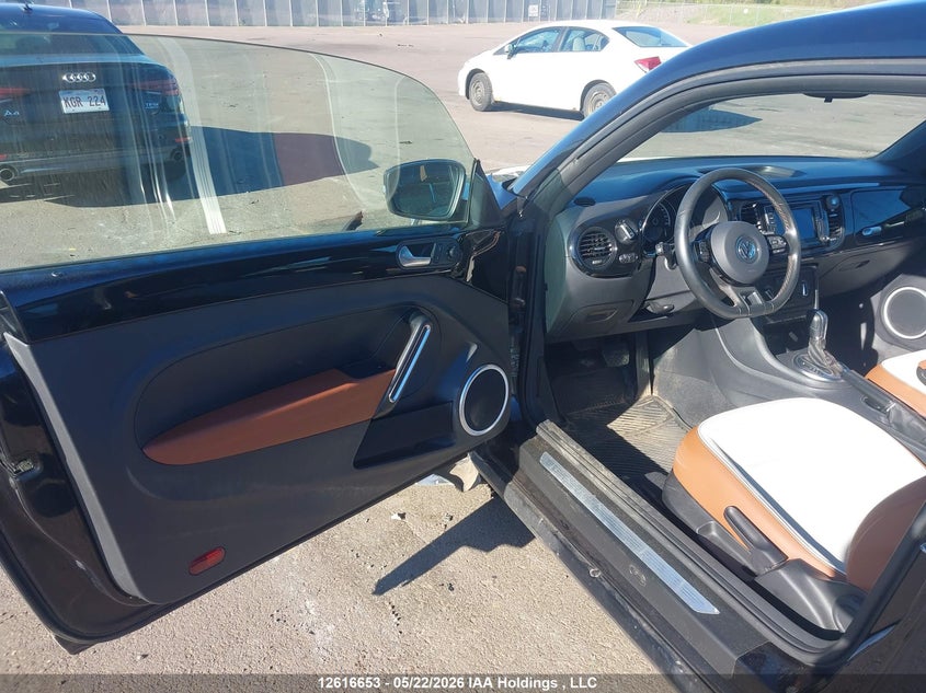 2016 Volkswagen The Beetle 1.8 Tsi Classic/1.8 Tsi Comfortline/1.8 Tsi Dune/1.8 Tsi Trendline VIN: 3VWJ07AT1GM607907 Lot: 12616653