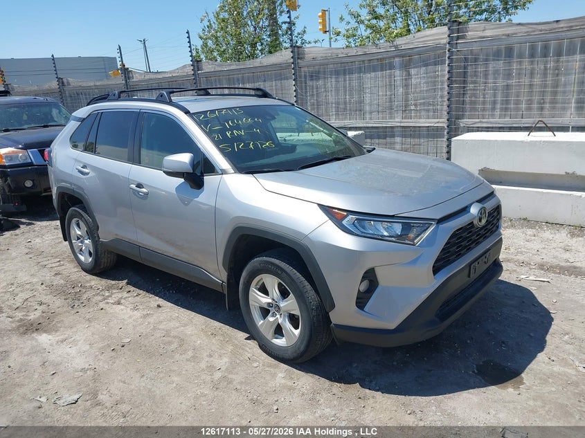 2021 TOYOTA RAV4 XLE