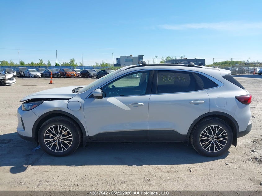 2025 Ford Escape 2.5 Phev White Lot 111012617542 Vin 1FMCU0E19SUB64809