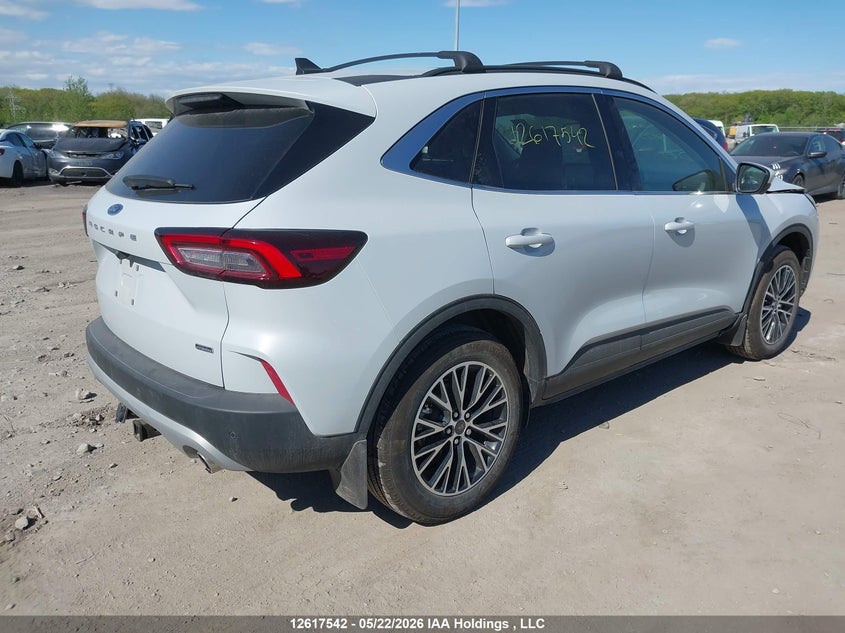 2025 Ford Escape 2.5 Phev White Lot 111012617542 Vin 1FMCU0E19SUB64809
