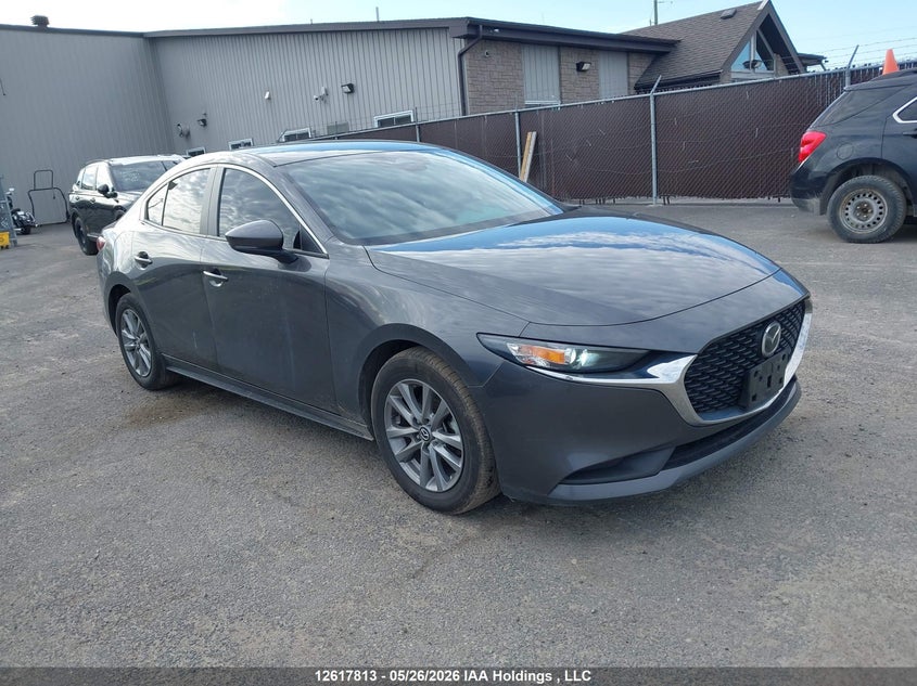 Vin: jm1bpacm3s1756928, lot: 3016890, mazda mazda3 gs 2025 img_1