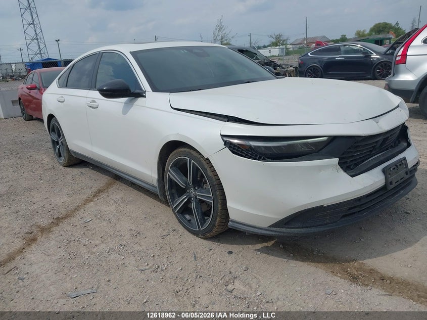 Vin: 1hgcy2f56ra800072, lot: 3018106, honda accord hybrid sport 2024 img_1