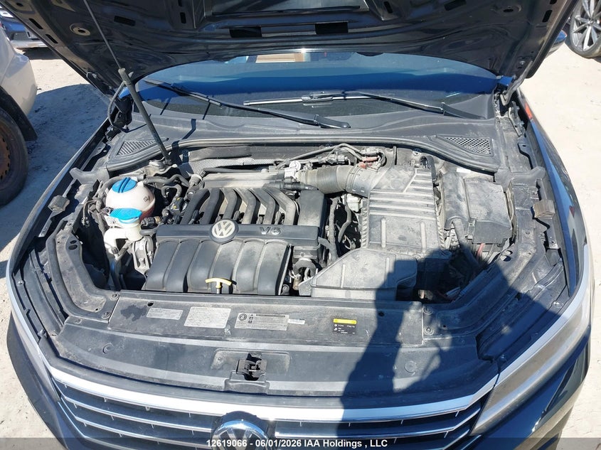 2017 Volkswagen Passat Sel Premium VIN: 1VWCM7A34HC080302 Lot: 12619066