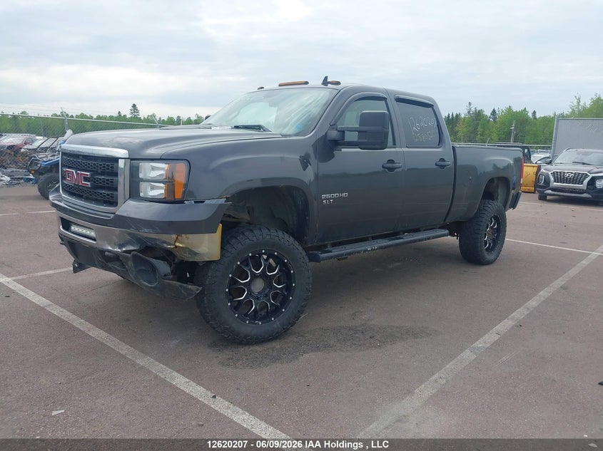 2011 GMC Sierra 2500Hd Slt, Удар спереди, IAAI, VIN 1GT121C86BF120293 — фото 2