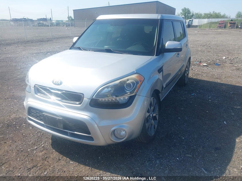 2013 Kia Soul, Левый бок, IAAI, VIN KNDJT2A61D7764706 — фото 2