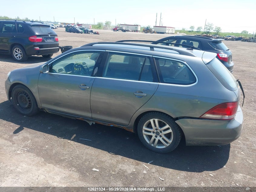 2010 Volkswagen Golf 2.5L Comfortline/2.5L Trendline VIN: 3VWKX7AJ3AM689354 Lot: 12621324